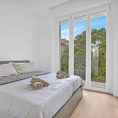 Gua13 - Loreto - Large - * Milan